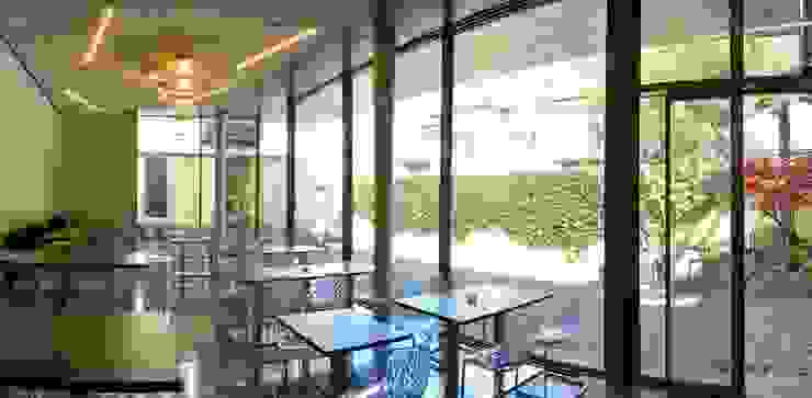 Burckhardt Metall Glas GmbH Sala da pranzo moderna