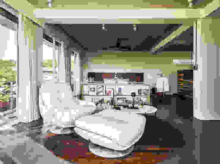 Living Room 鄭士傑室內設計 现代客厅設計點子、靈感 & 圖片