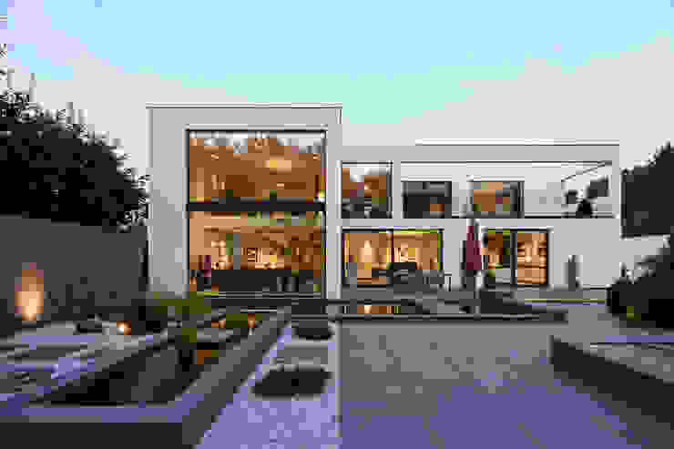 Moderne Luxusvilla im kubischen Stil, Lioba Schneider Architekturfotografie Lioba Schneider Architekturfotografie Nowoczesne domy