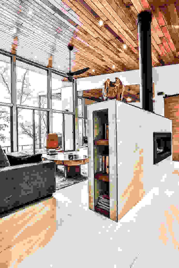 Winnipeg beach weekend home, Unit 7 Architecture Unit 7 Architecture Modern living room