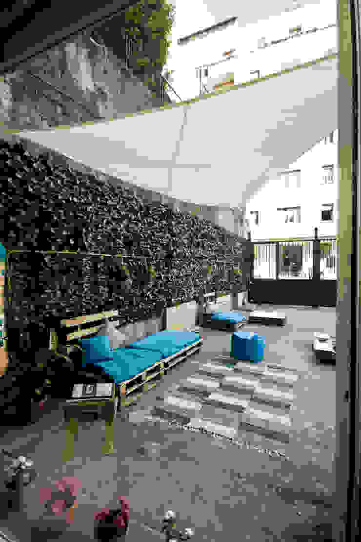 ATELIER S formatoa3 Studio Negozi & Locali commerciali in stile industrial