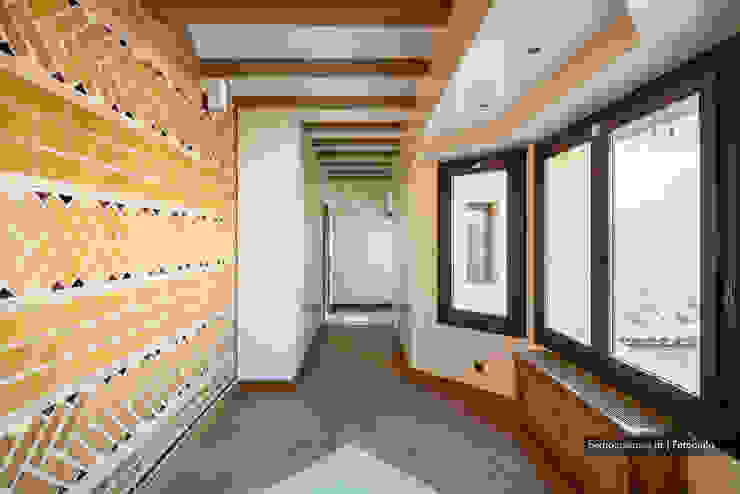 Mediterranean corridor, hallway & stairs by Pedro Queiroga | Fotógrafo Mediterranean