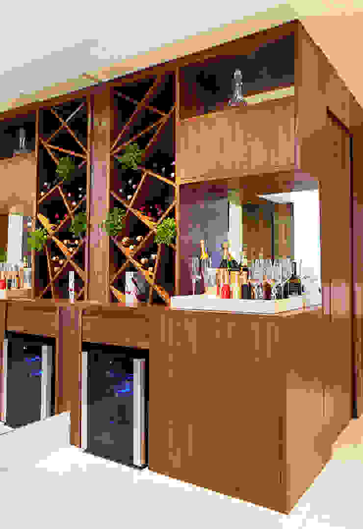 Infinity Spaces Bodegas de vino de estilo moderno