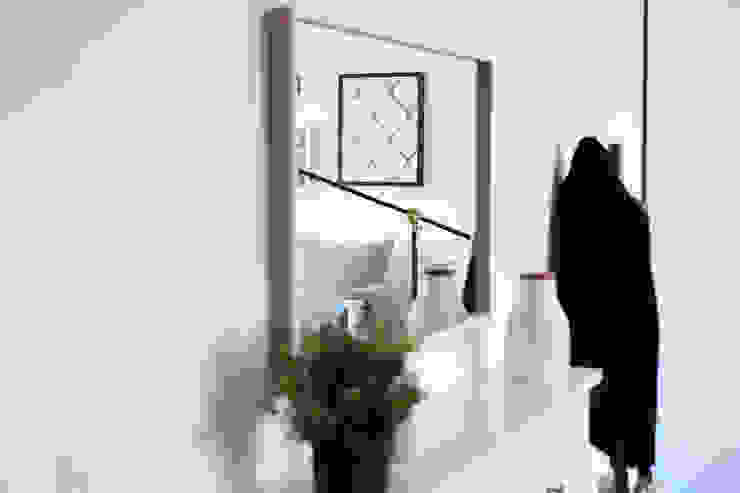 T0 estilo nórdico Perfect Home Interiors Corredores, halls e escadas escandinavos