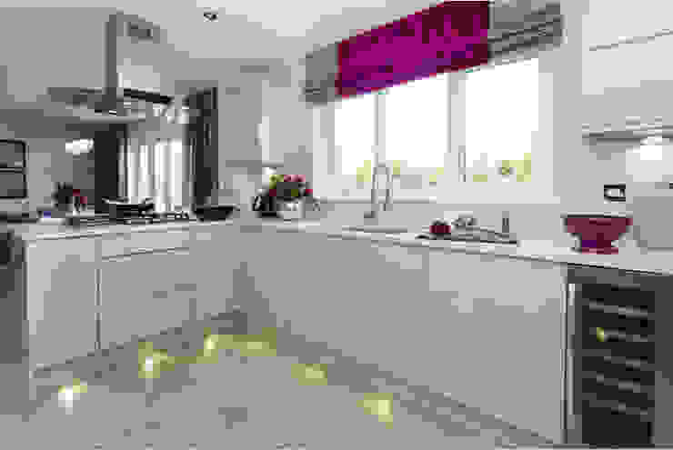 New Year—New Home Decor Ideas… … … Graeme Fuller Design Ltd Modern Kitchen