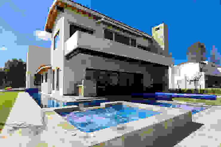 Balvanera St. Andrews, Arquitectura MAS Arquitectura MAS Moderne Pools