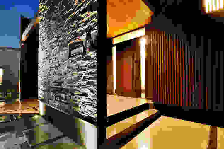 32 Contoh Desain Unik Fasad Rumah Beton dan Kayu