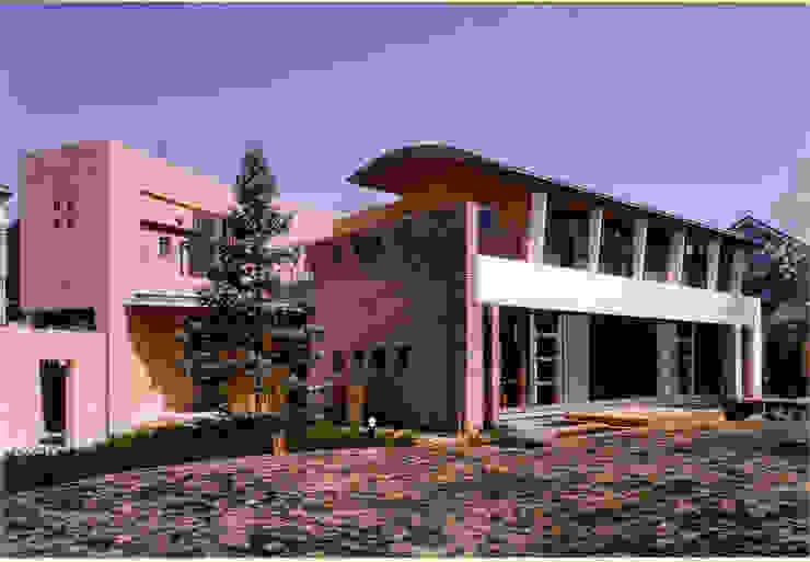 地中海をイメージする大型住宅 Homify