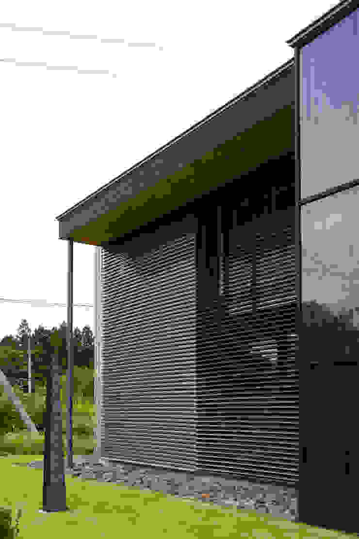 株式会社山崎屋木工製作所 Curationer事業部 Casas modernas