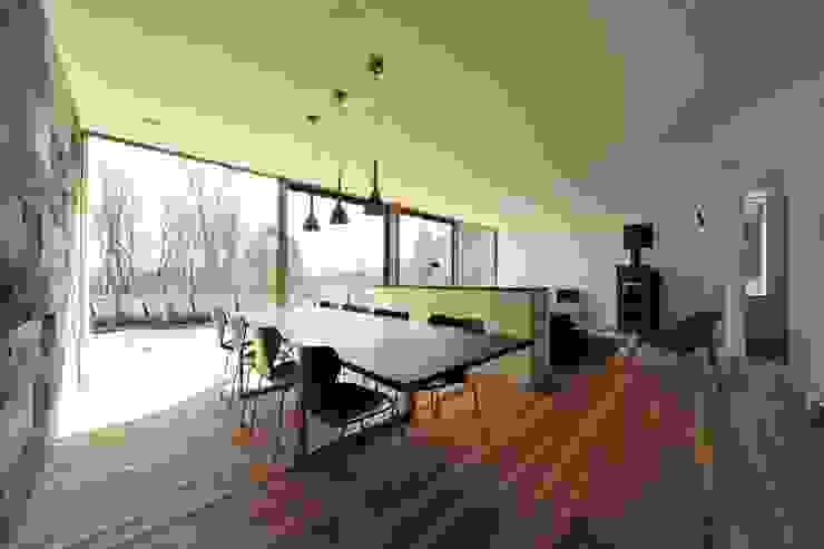 株式会社山崎屋木工製作所 Curationer事業部 Janelas e portas modernas