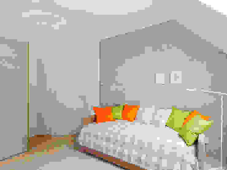 Kid's room Telnova Julia Modern nursery/kids room Orange