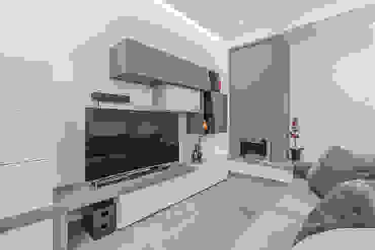 Salas de estar modernas por Facile Ristrutturare Moderno