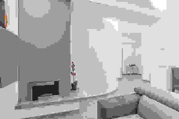 Salas de estar modernas por Facile Ristrutturare Moderno