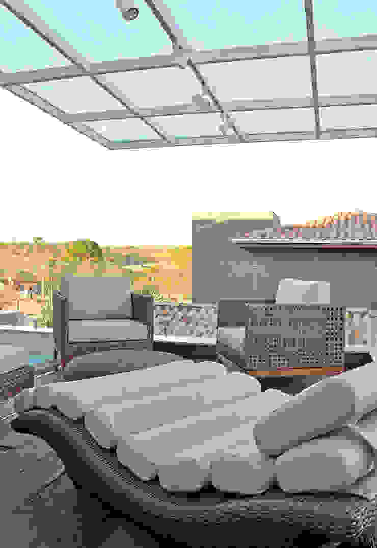 VOLF arquitetura & design Балкон и терраса в стиле модерн