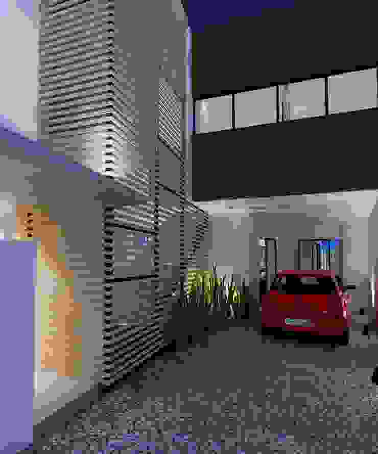 FRACTAL CORP Arquitectura 모던스타일 주택