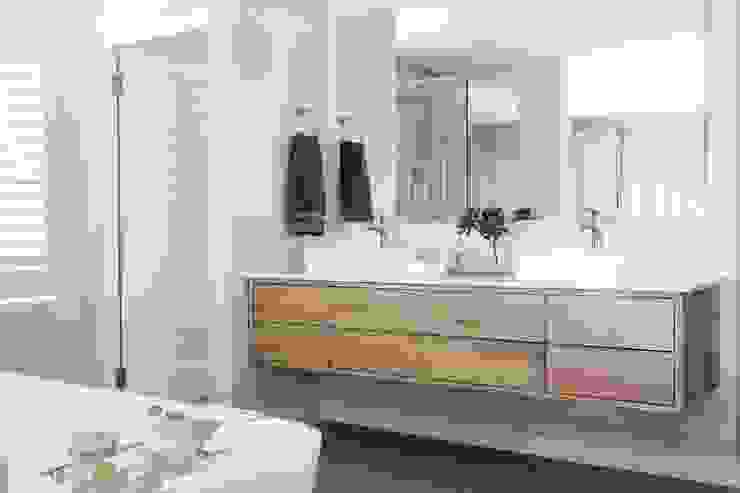 House Snyman, Salomé Knijnenburg Interiors Salomé Knijnenburg Interiors Moderne Badezimmer