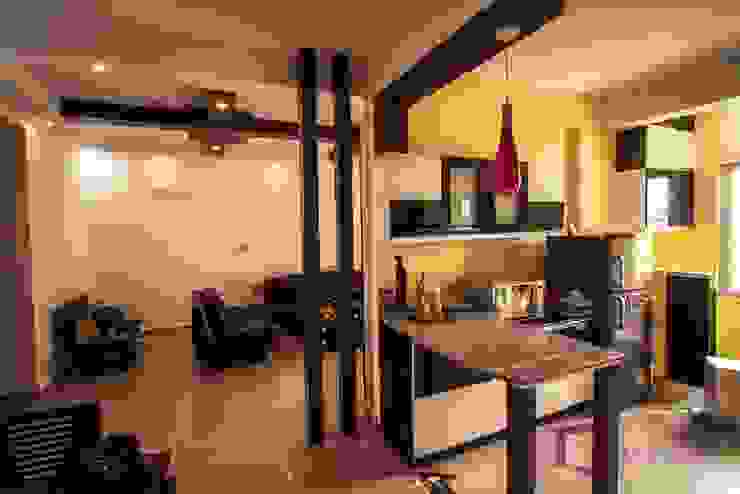 CHANDRA SHEKAR'S INTERIOR IN WHITEFIELD, Asense Asense غرفة المعيشة خشب Brown Cupboards & sideboards