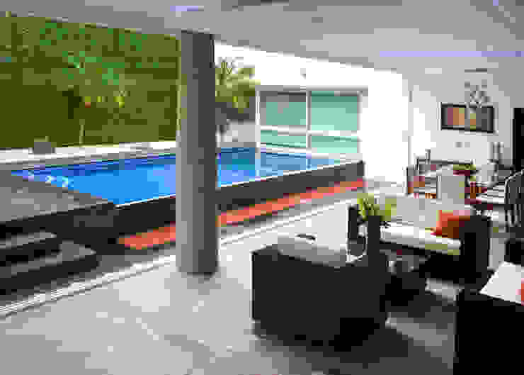 Remodelación Casa-Habitación 850m2, GHT EcoArquitectos GHT EcoArquitectos 泳池