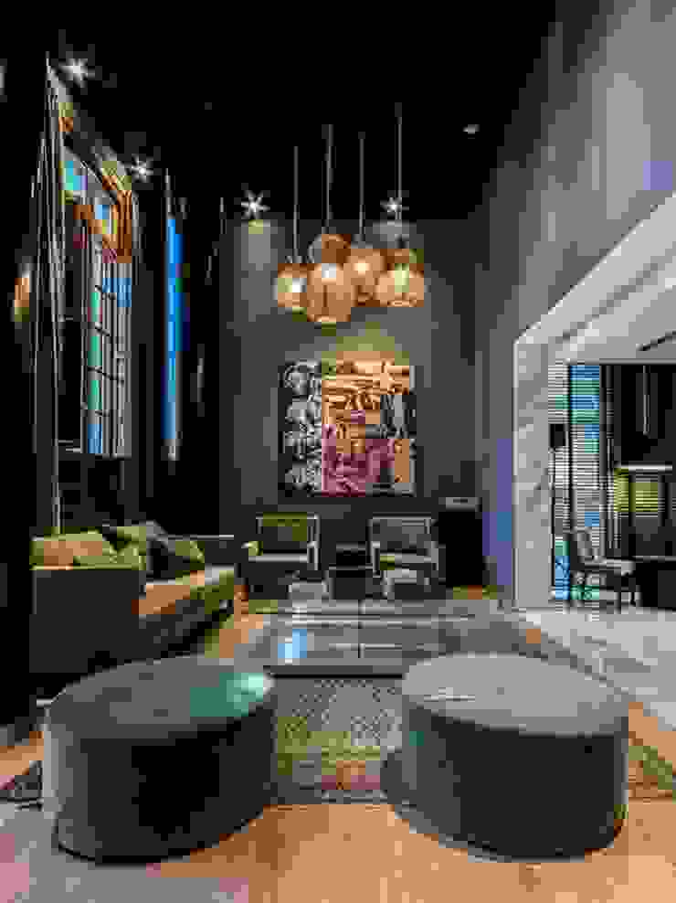 No Place Like Home ® モダンデザインの リビング