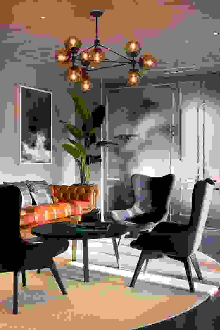 No Place Like Home ® モダンデザインの リビング