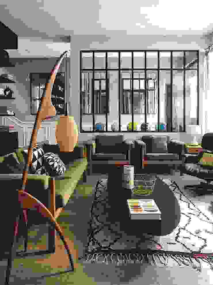 No Place Like Home ® モダンデザインの リビング