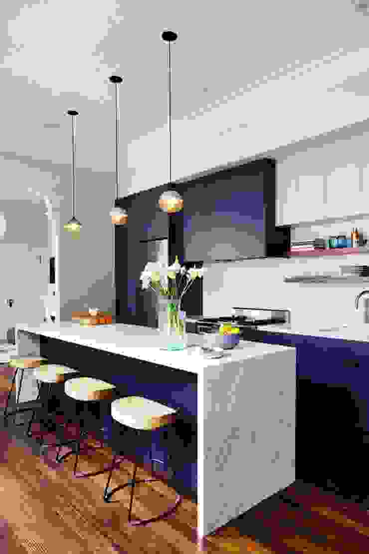 Kitchen Cozinhas modernas por No Place Like Home ® Moderno