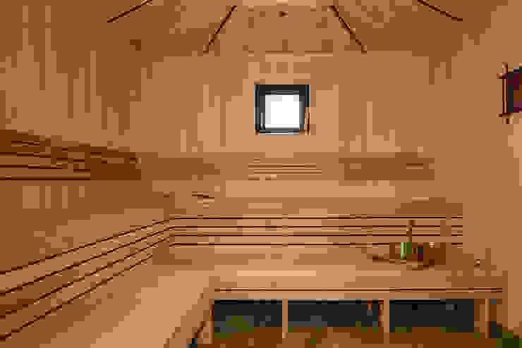 Дом и баня в поселке Гавриково, МО.Парилка в бане ItalProject Спа в эклектичном стиле Дерево Многоцветный