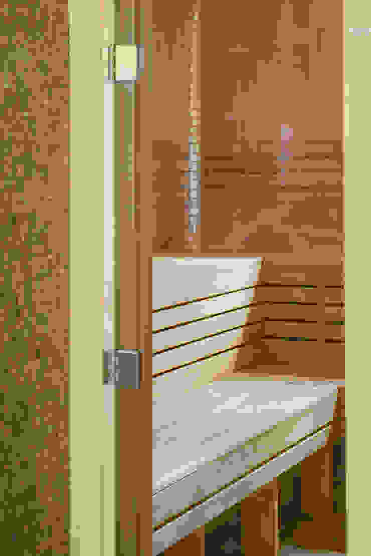 Дом и баня в поселке Гавриково, МО.Парилка в бане ItalProject Спа в эклектичном стиле Дерево Многоцветный