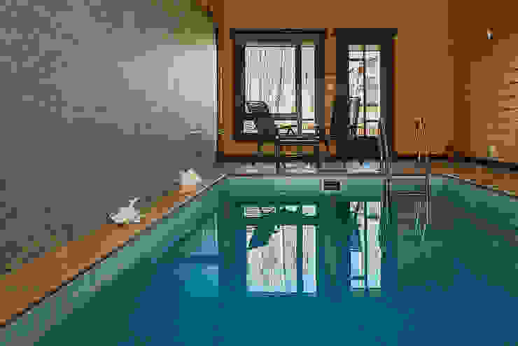 Дом и баня в поселке Гавриково, МО. ItalProject Бассейны в эклектичном стиле Дерево