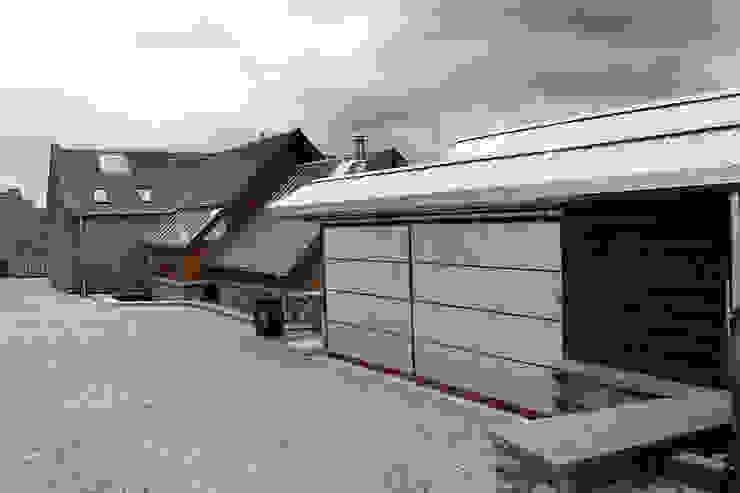 Toolshed + Studio Retool architecture Garajes de estilo rural Aluminio/Cinc Out Building