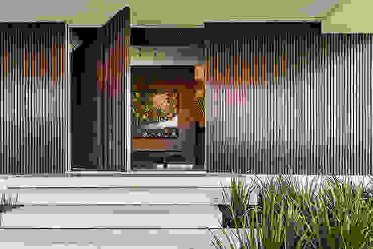 homify Modern windows & doors