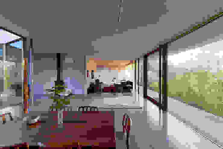 Courtyard House NO Architecture Ausgefallene Esszimmer