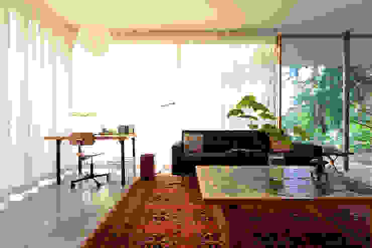 Courtyard House NO Architecture Ausgefallene Wohnzimmer