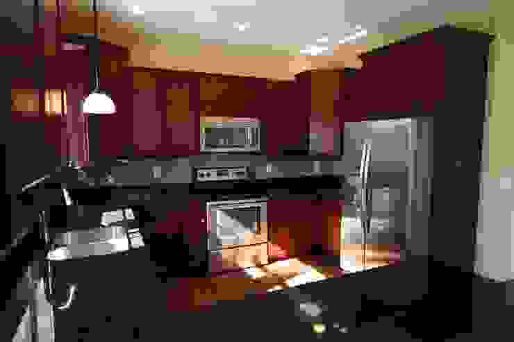 Modern Outer Banks-Style Kitchen Outer Banks Renovation & Construction Modern kitchen