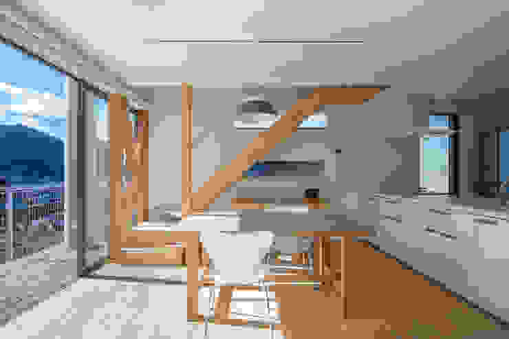 有限会社アルキプラス建築事務所 Sala da pranzo moderna