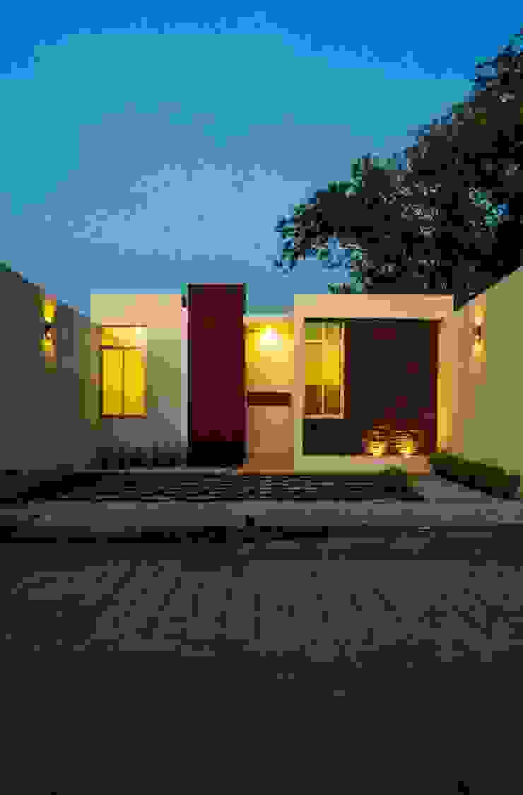 Modern houses by MOVE Arquitectos Modern