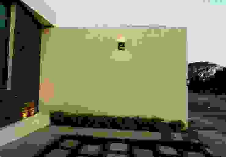 Modern garden by MOVE Arquitectos Modern