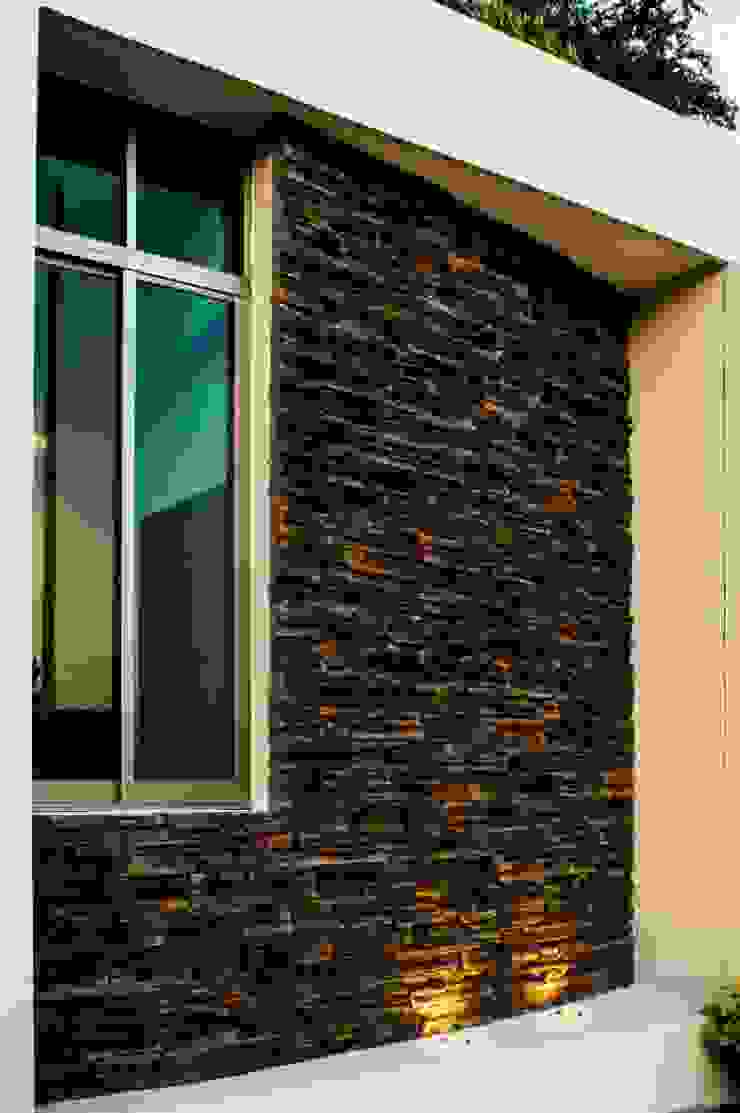 Modern houses by MOVE Arquitectos Modern