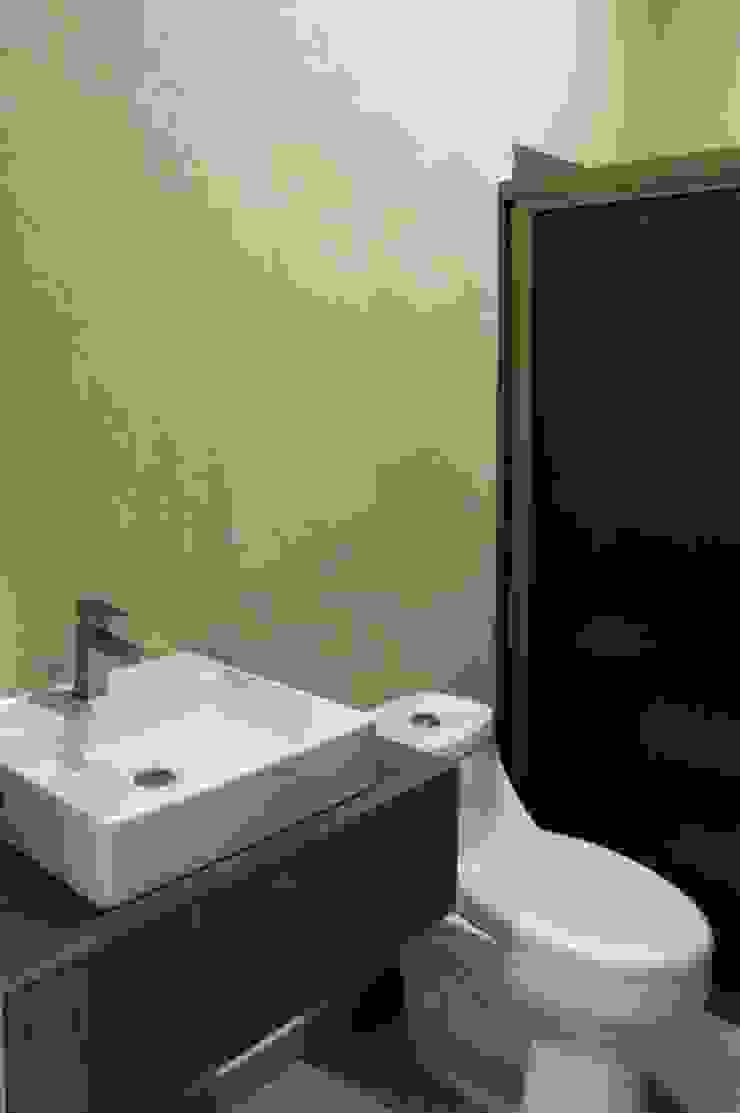 Modern bathroom by MOVE Arquitectos Modern