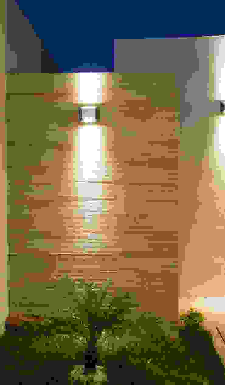 Modern garden by MOVE Arquitectos Modern