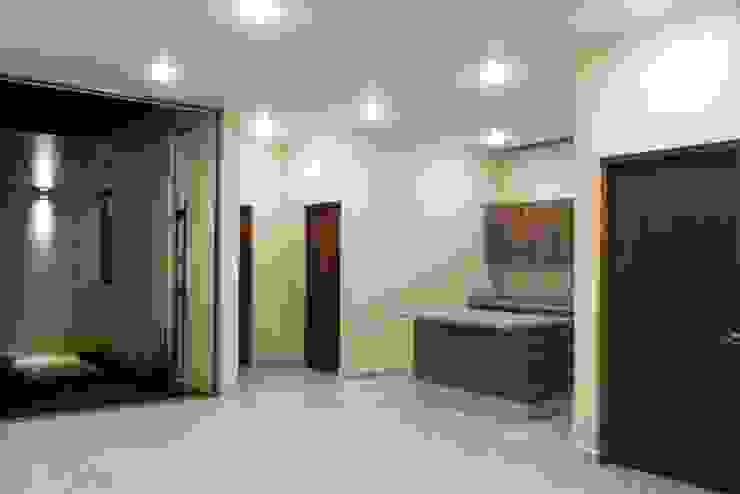 Modern kitchen by MOVE Arquitectos Modern