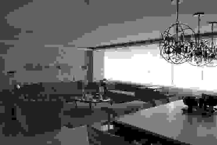 Garage Interiorismo y Diseño Будинки