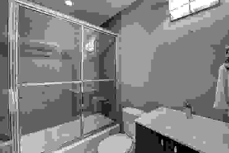 Award Winning Winslow Project Futurian Systems Classic style bathroom