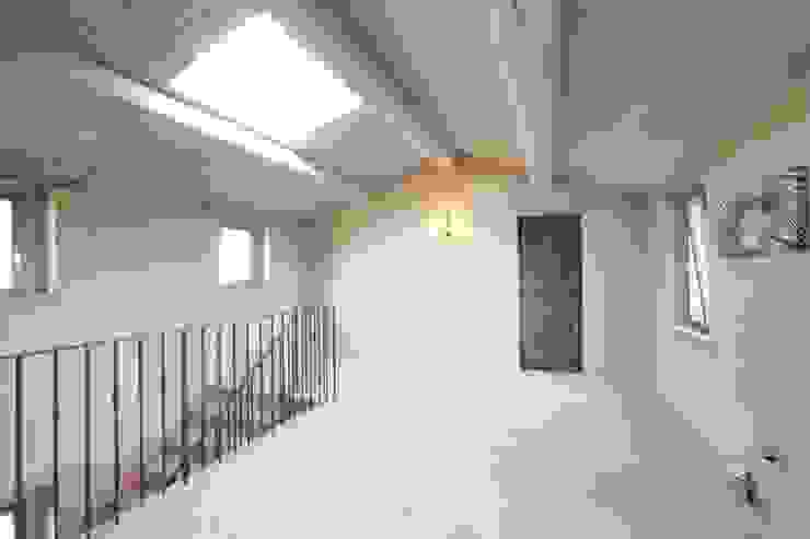 marco carlini architetto Country style corridor, hallway& stairs
