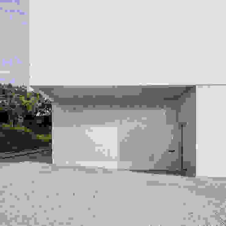 Casa Acreditar Porto Casas modernas por ALA.rquitectos Moderno Azulejo