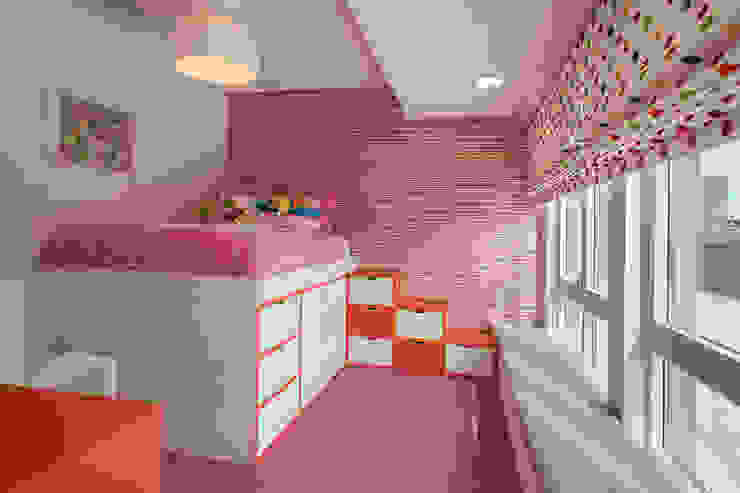 Dormitorios modernos: Ideas, imágenes y decoración de Eisner Design Moderno