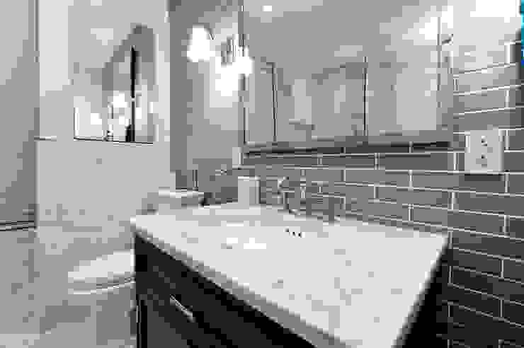 Renovation on 82nd Street, KBR Design and Build KBR Design and Build Modern Bathroom