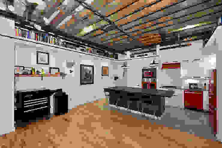 Renovation at 29 Tiffany , KBR Design and Build KBR Design and Build Industrial style dining room