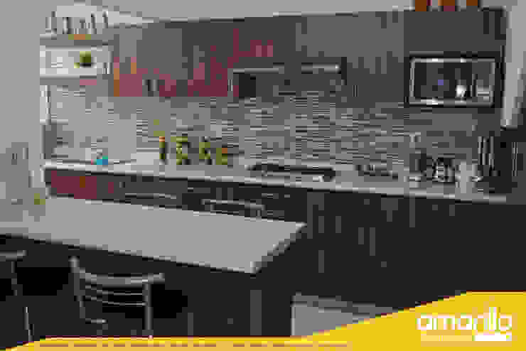 Amarillo Interiorismo КухняШафи і полиці Дерев'яні