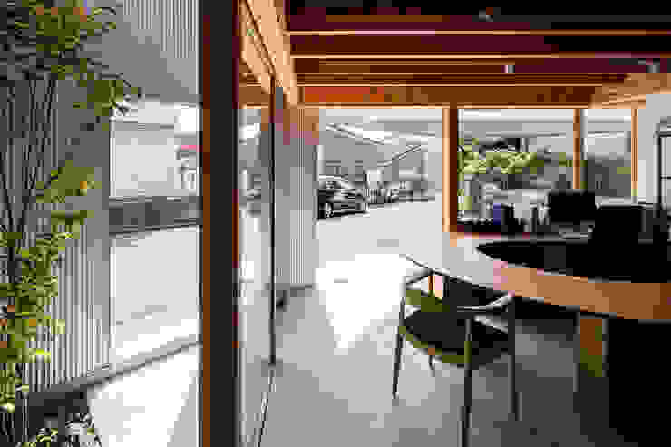 外部と一体化 建築設計事務所SAI工房 モダンスタイルの 玄関&廊下&階段 椅子＆ソファ
